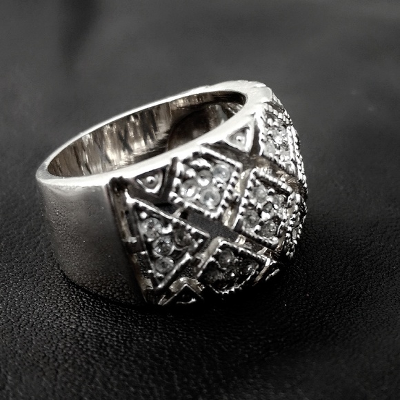 Gorgeous Wide Sterling Silver & Swarovski Crystal Ring- Size 8 - Picture 5 of 6